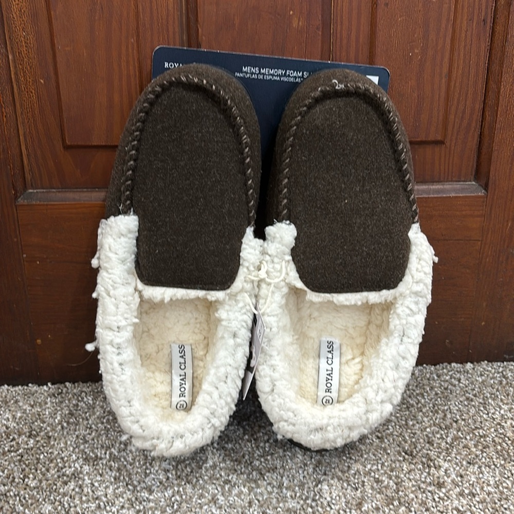 NEW Men’s Memory Foam Slippers (size 12)